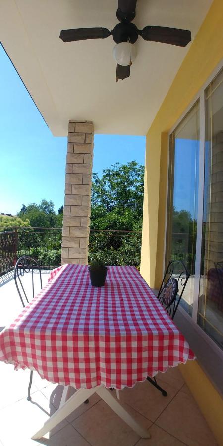 Guesthouse Leasol Lucija Esterno foto