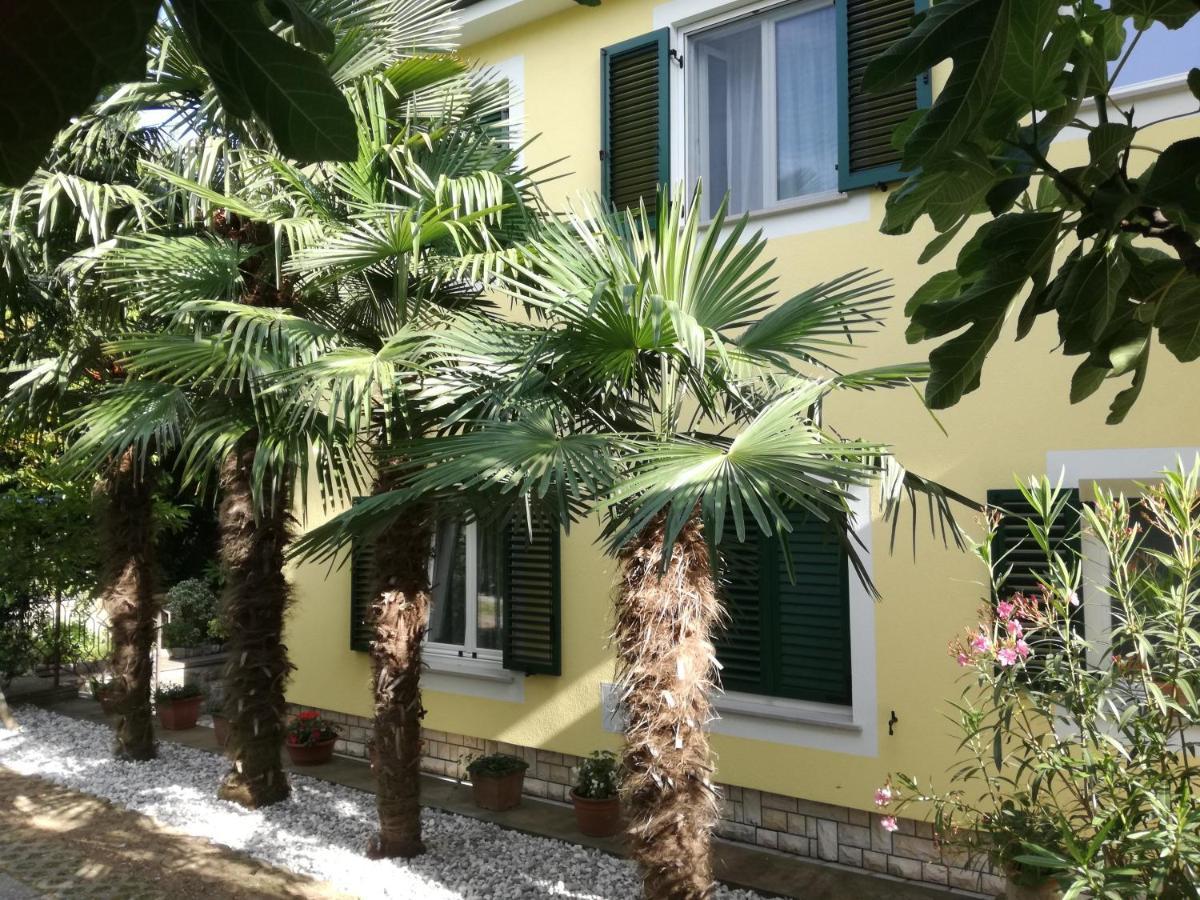 Guesthouse Leasol Lucija Esterno foto